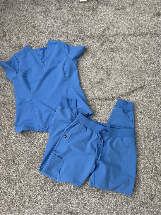 Jaanuu Other - Jaanuu Royal Blue Women's Scrub Top & Jogger Pants Set